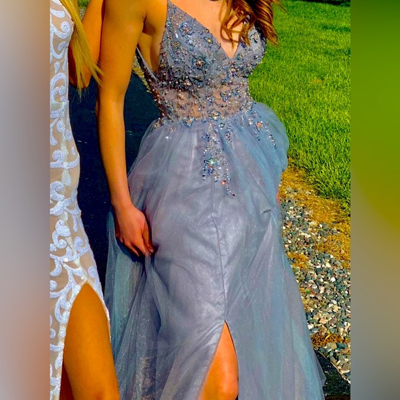 Prom dress - Picture 2 of 5